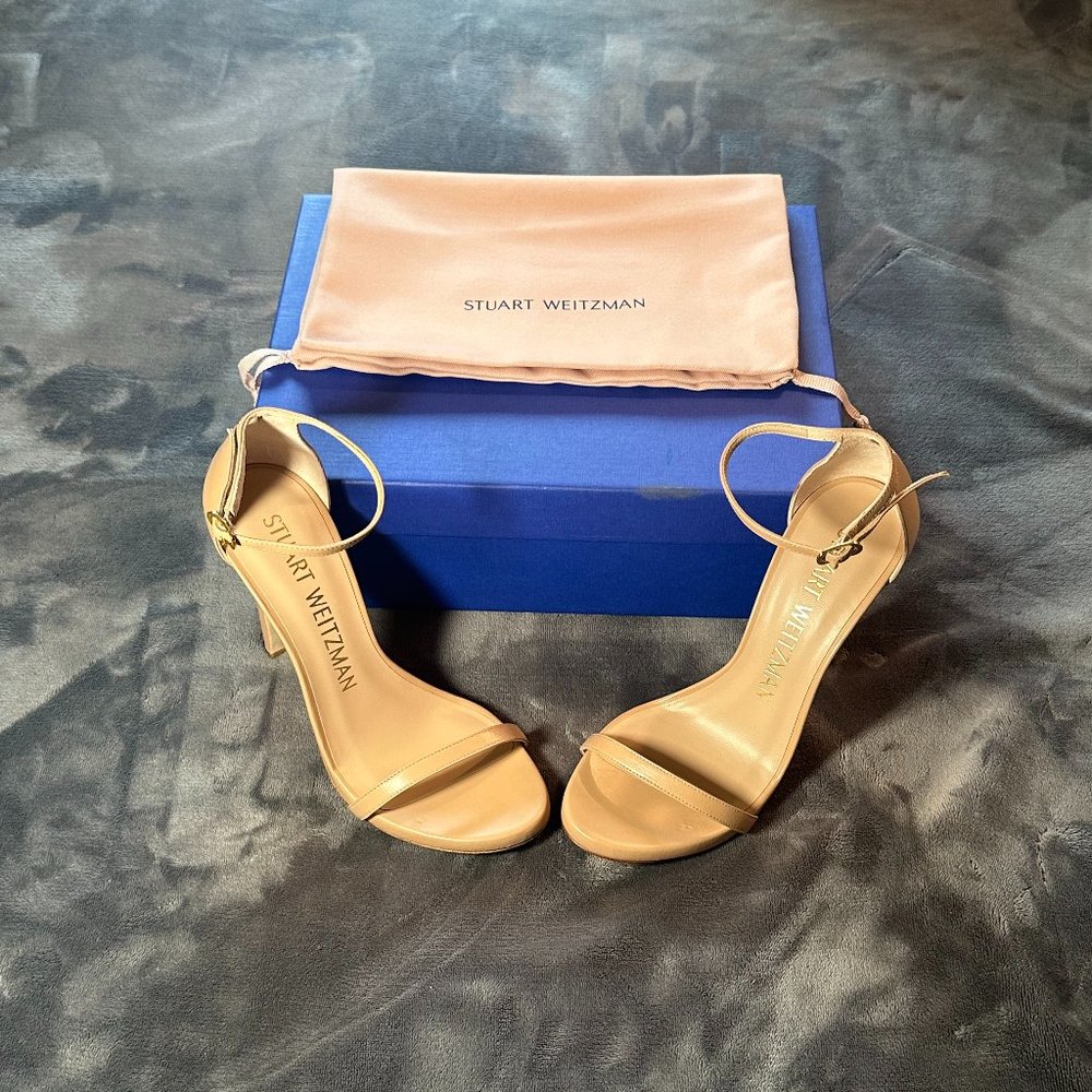 STUART WEITZMAN NudistSong patent-leather sandals gently used, size 7.5B w/ box